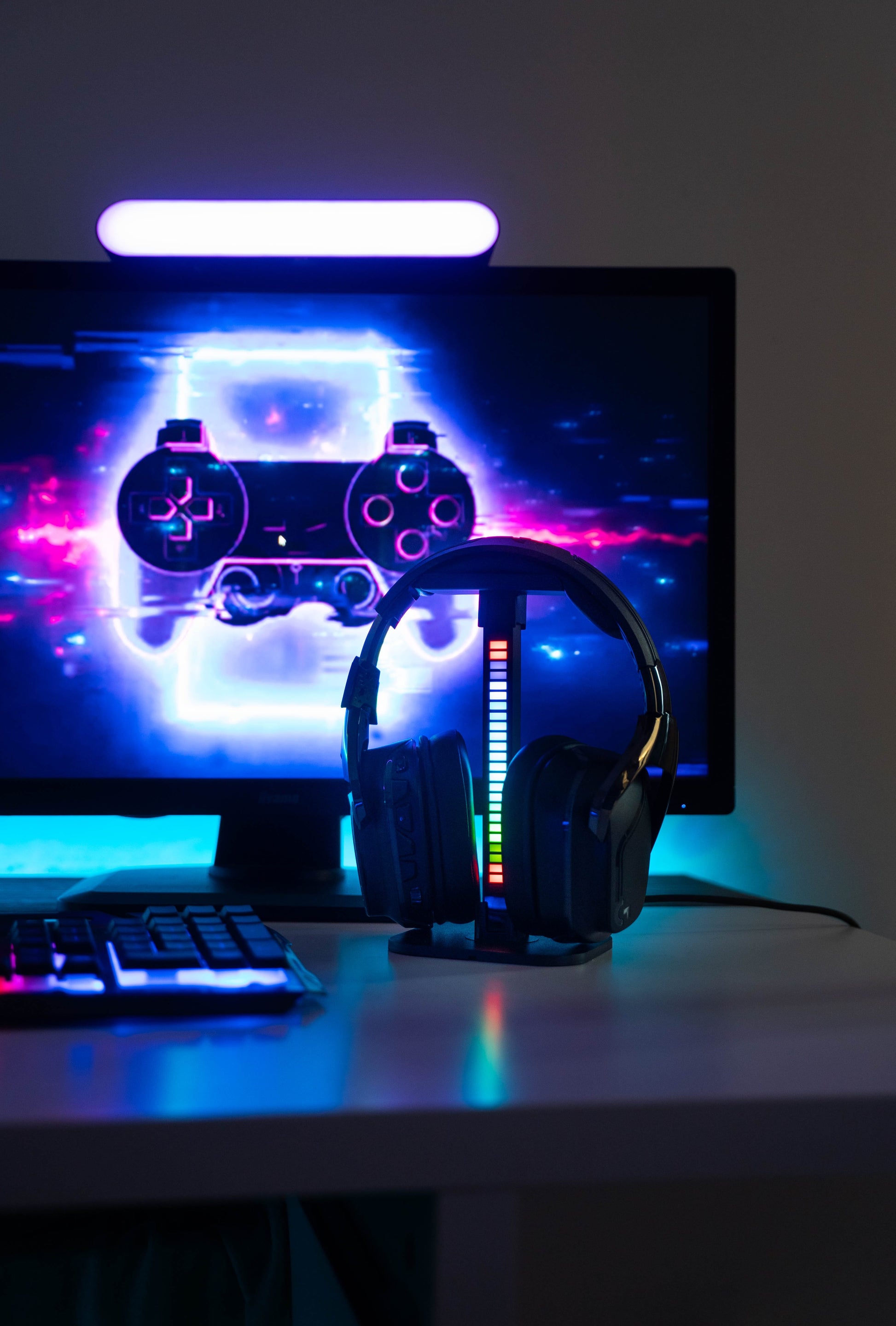 Bricocenter HEADPHONE STAND WITH RGB LED LIGHT BAR