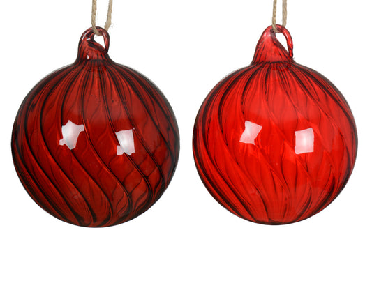 Red glass Christmas bauble, 10 cm in diameter
