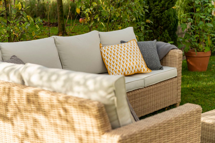 Bricocenter NATERIAL - MEDENA corner sofa, two seats and the table for 7 people, 150x90, synthetic rattan
