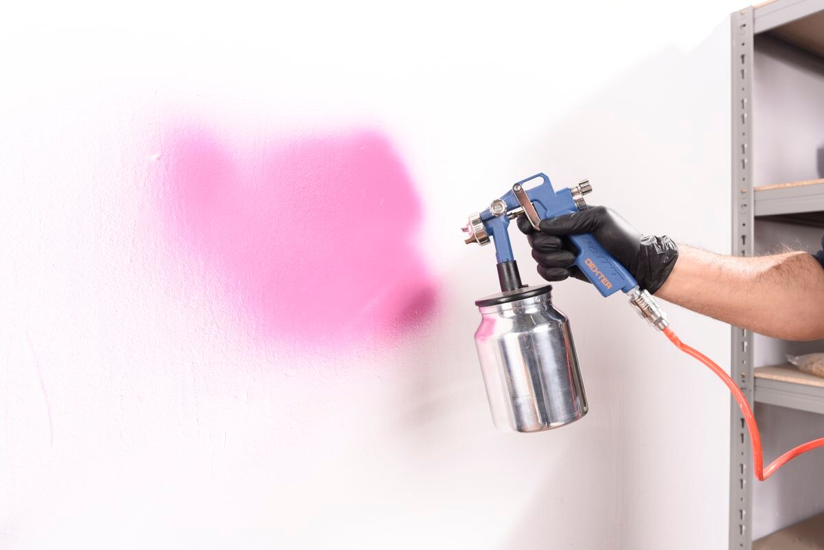 DEXTER AIRBRUSH WITH LOWER TANK, 8 BAR