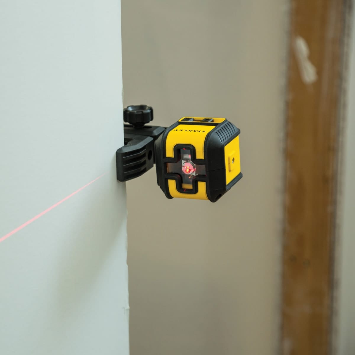 Bricocenter STANLEY CUBIX RED BEAM LASER SPIRIT LEVEL