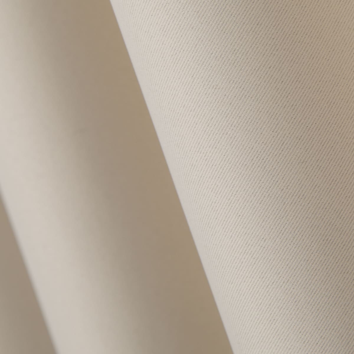 Bricocenter CURTAIN ALYCIA BLACKOUT ECRU 140X280 CM WITH EYELETS