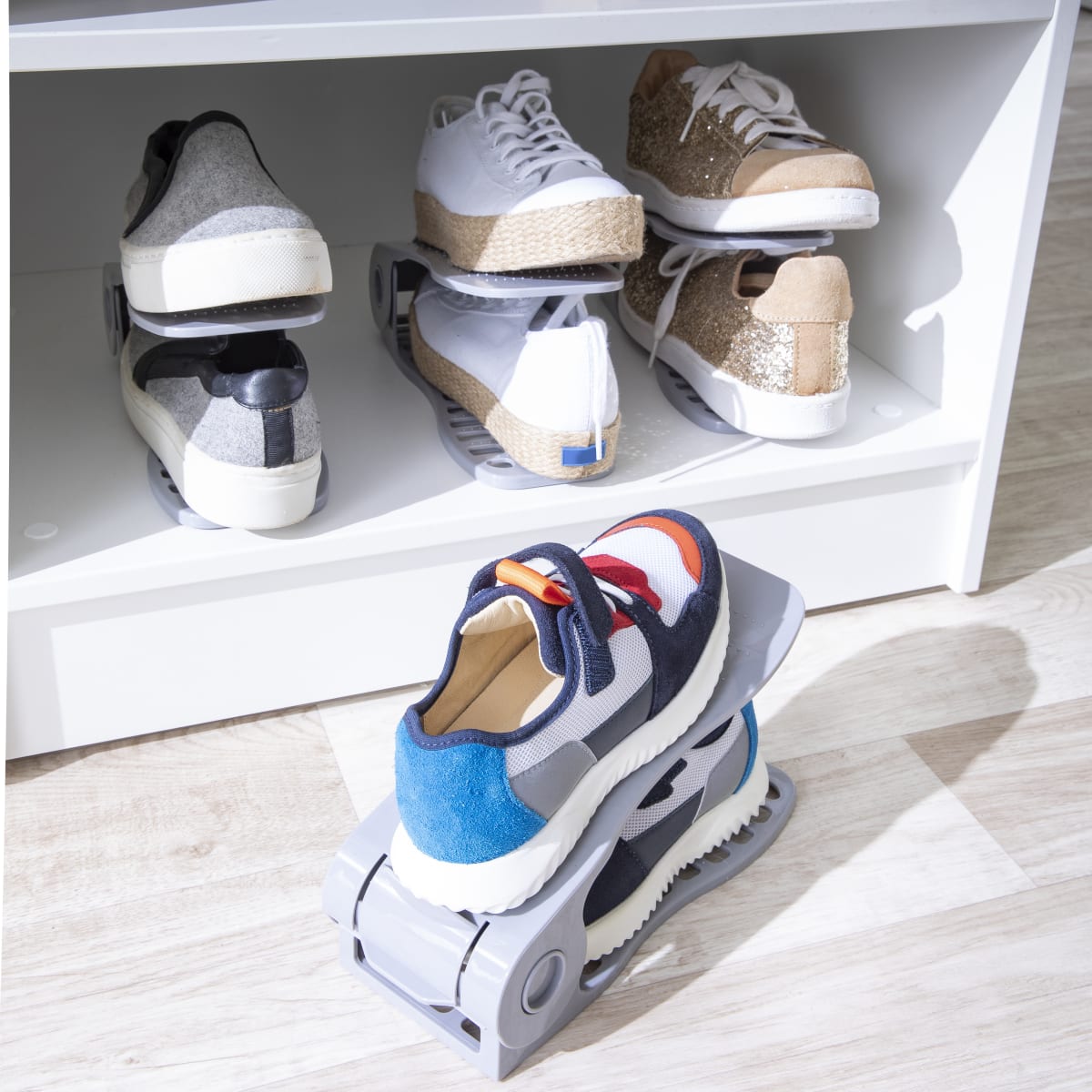SPACE-SAVING ADJUSTABLE SHOE STEP GREY SPACEO