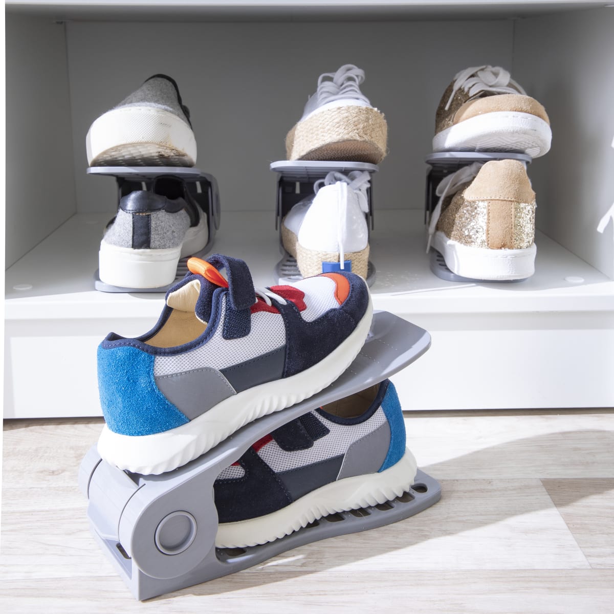 SPACE-SAVING ADJUSTABLE SHOE STEP GREY SPACEO