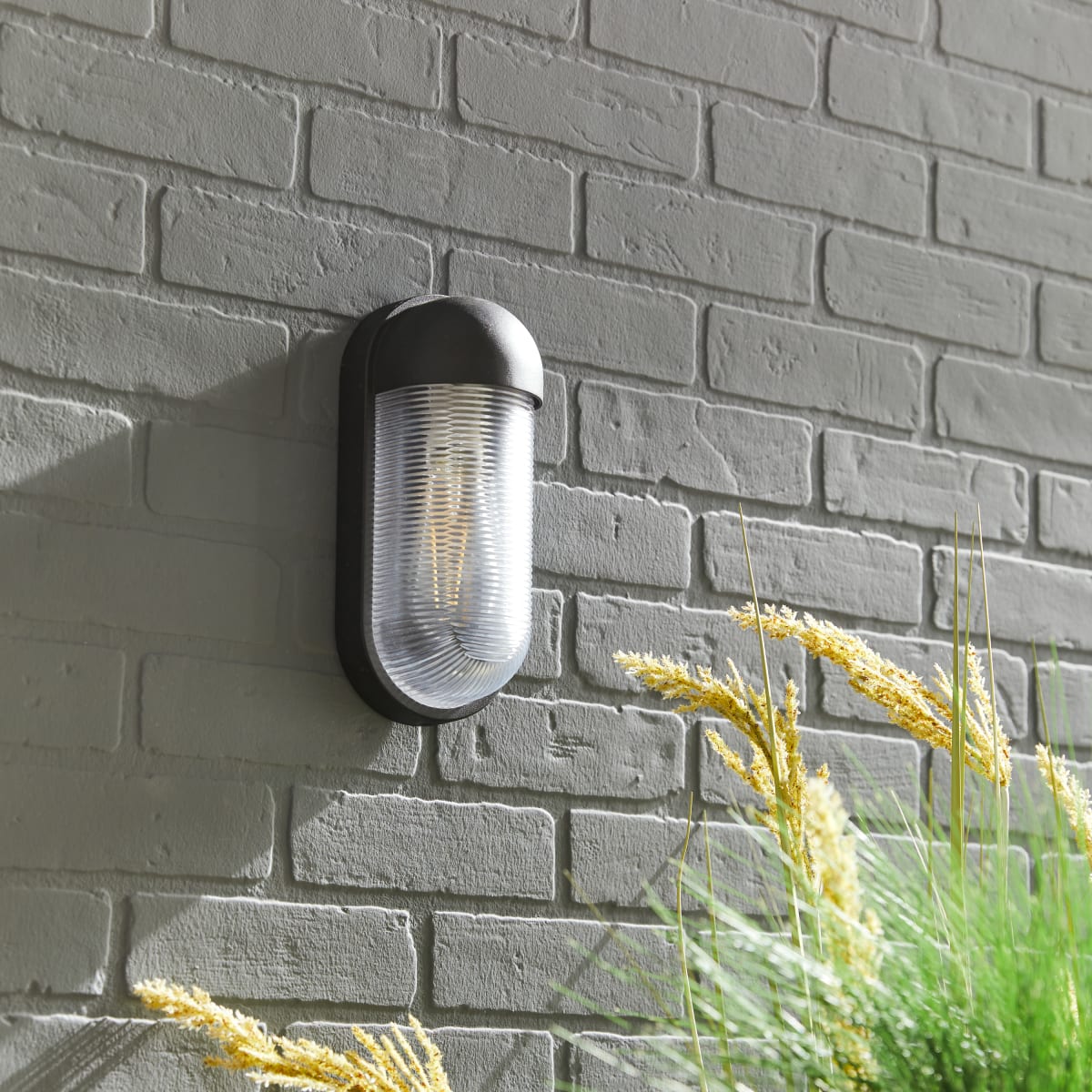 BLACK PLASTIC USHI WALL SCONCE 26X9.5X11.2CM E27=25W IP54