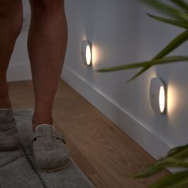 IPSAN PLASTIC MARKER WHITE 10CM LED 40LM WARM LIGHT WITH MOTION SENSOR