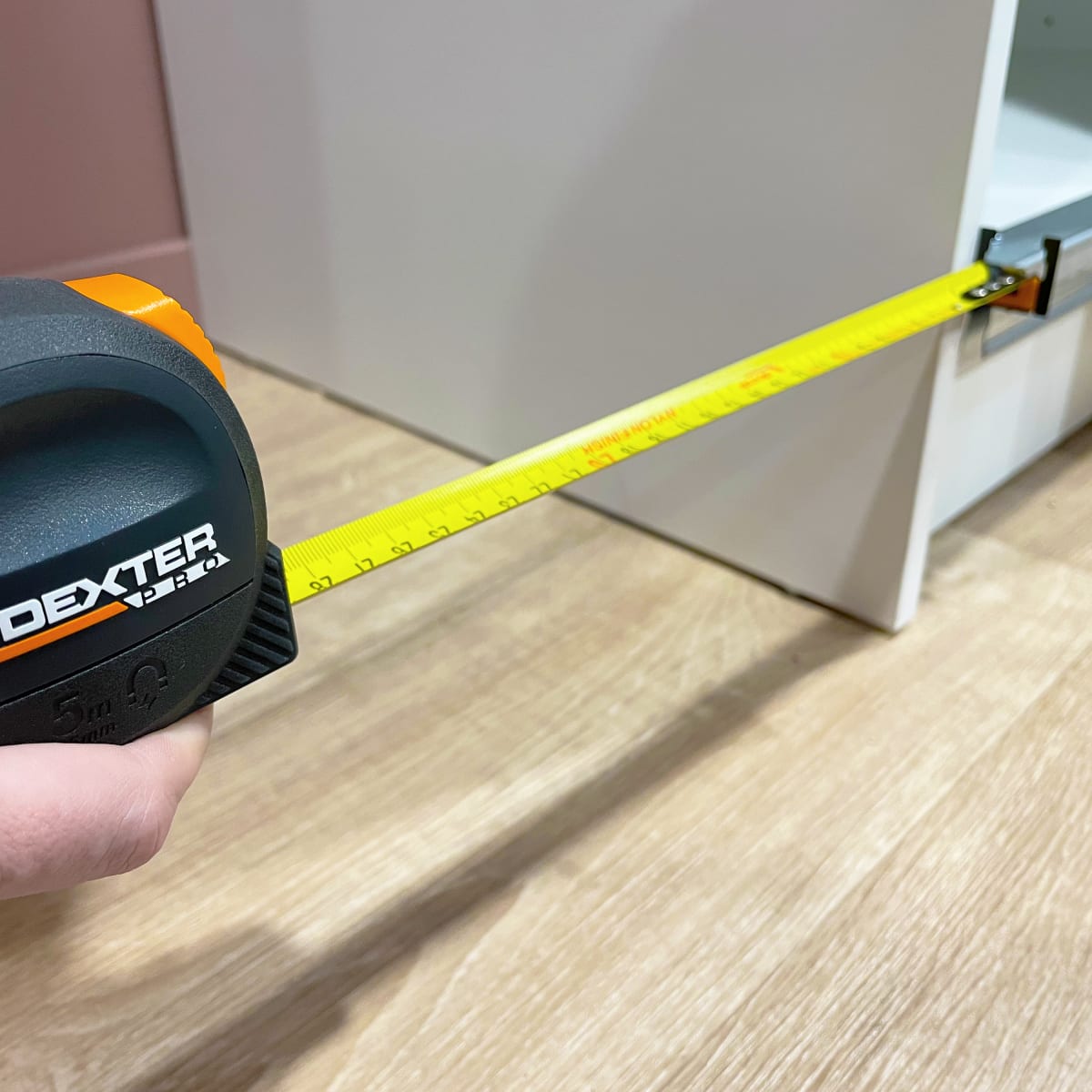 8 M X 25 MM DEXTER PRO FLEXOMETER WITH MAGNET, BIMATERIAL SHELL, 2-SIDED GRADATION