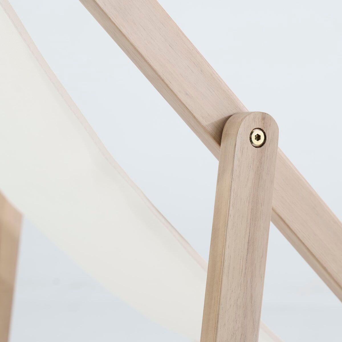 Naterial Solis deck chair in FSC acacia, 60x95x98 cm, cream