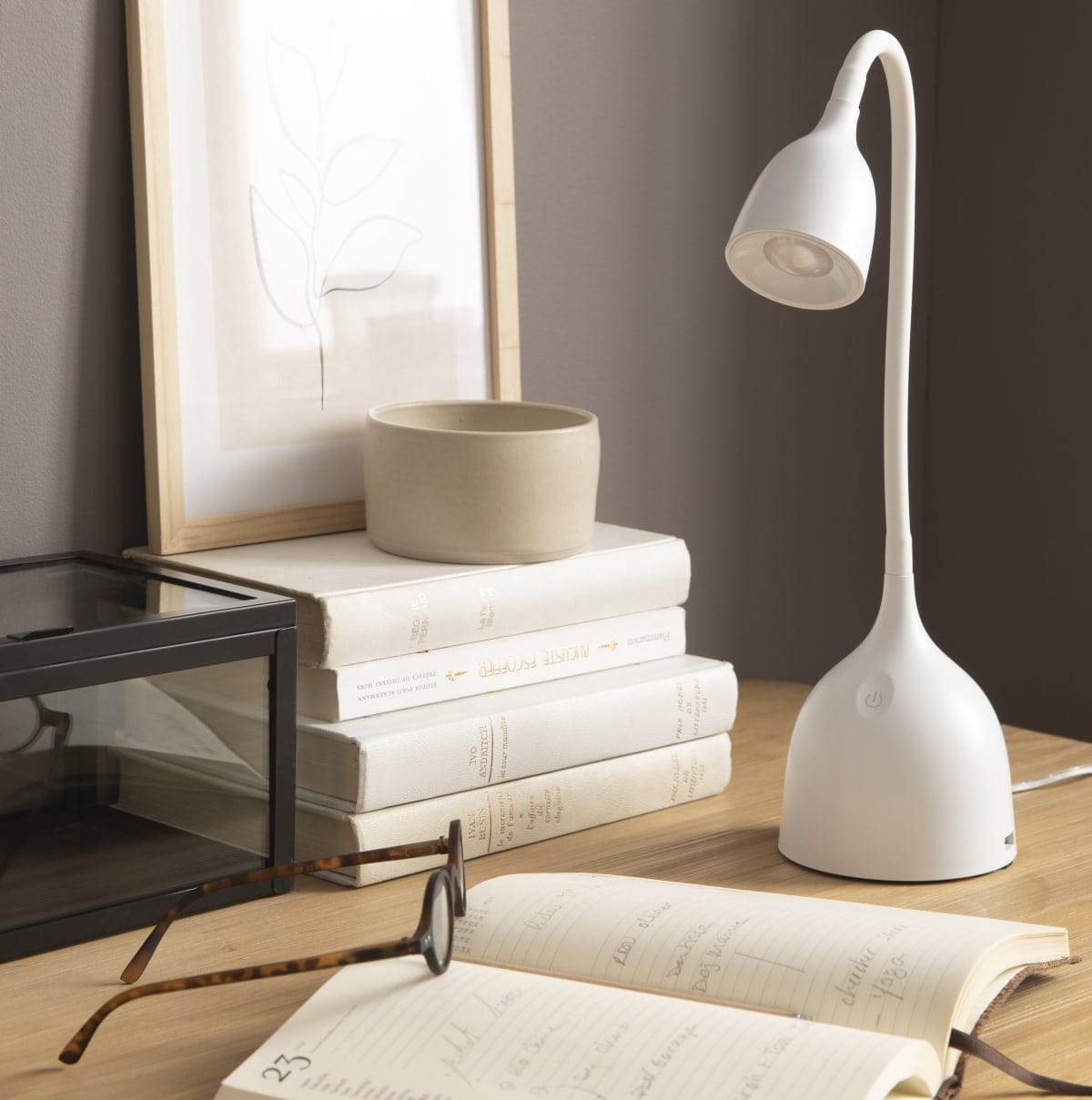 Bricocenter LAMPADA STUDIO SWALLOW METALLO BIANCO H37 CM LED 400LM CON USB
