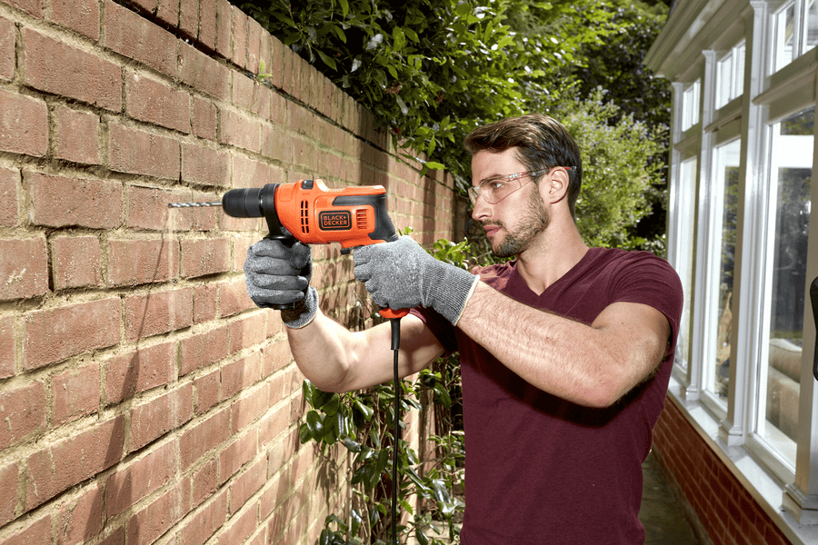 Compact 500W corded hammer drill