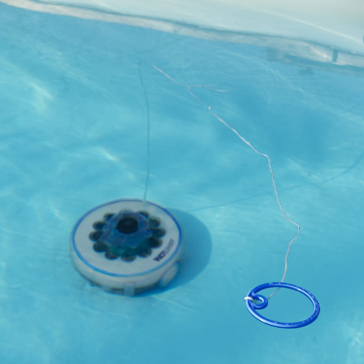 RBR 60 BATTERY POWERED POOL ROBOT