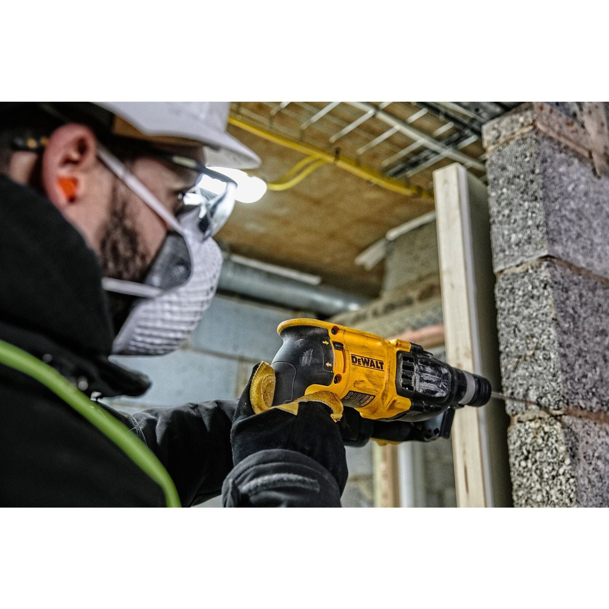 Bricocenter DEWALT 800W HAMMER DRILL, 2.6J, SDS PLUS 26MM CHUCK