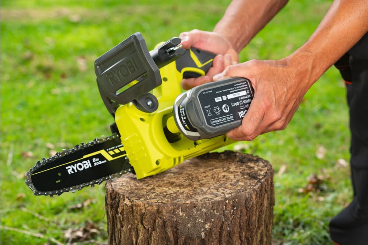 Bricocenter RYOBI 18V CORDLESS ELECTRIC SAW 20CM BAR