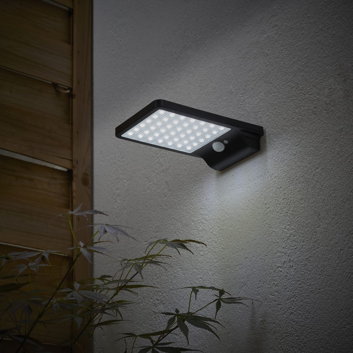 Bricocenter APPLIQUE SOLARE PALMS PLASTICA NERO LED 3,5W DIMMERABILE IP44