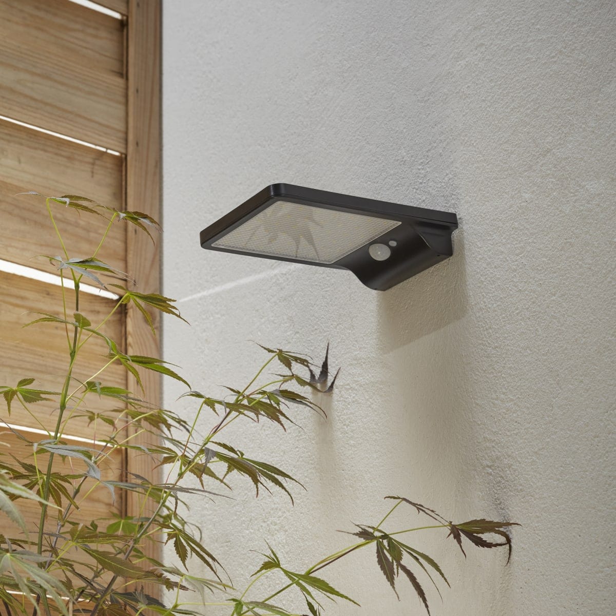 Bricocenter APPLIQUE SOLARE PALMS PLASTICA NERO LED 3,5W DIMMERABILE IP44