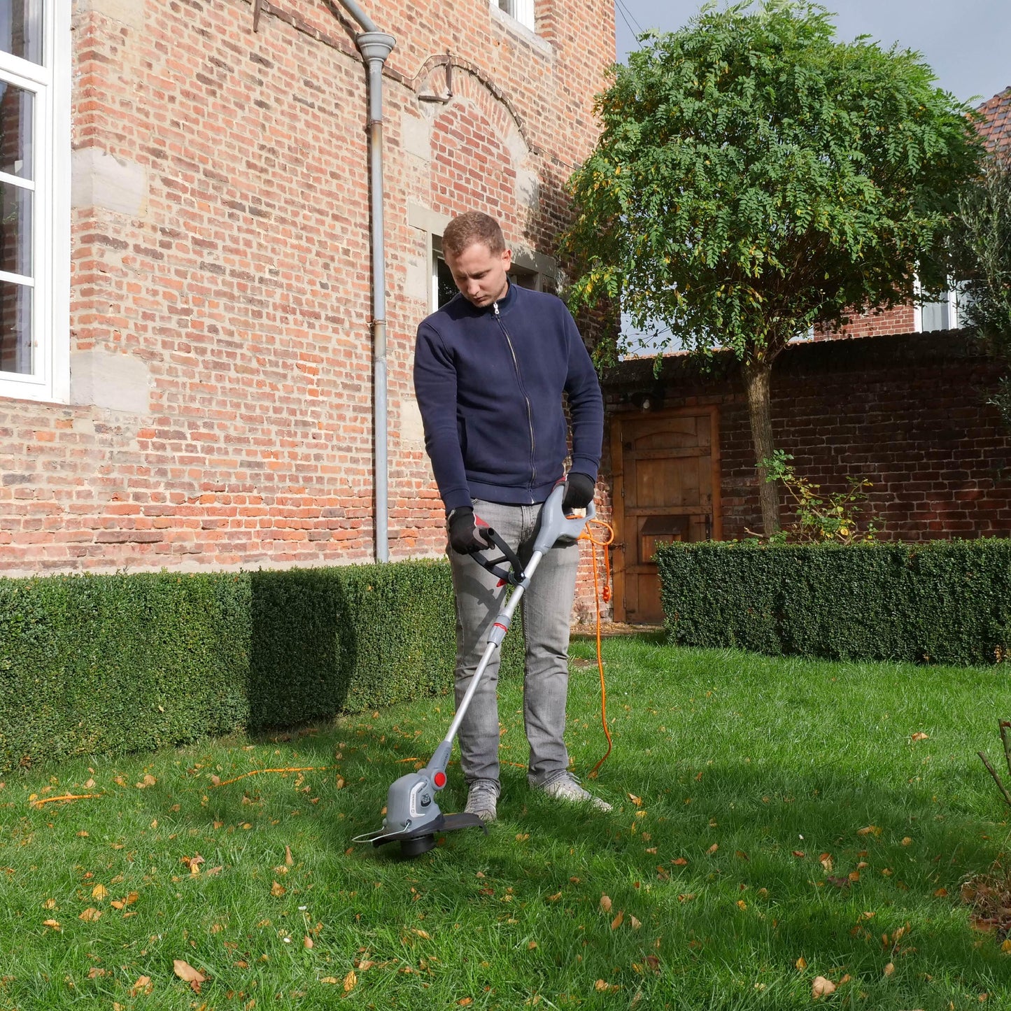 600W STERWINS STRING TRIMMER CUTTING DIAMETER 30CM
