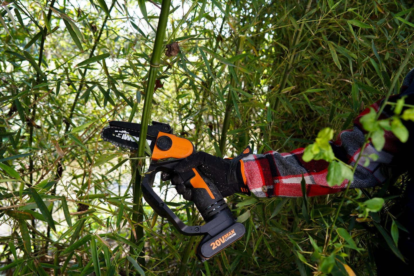WORX BATTERY OPERATED MULTIFUNCTION PRUNER 20V BLADE 12CM BATTERY AND CHARGE NOT INCLUDED
