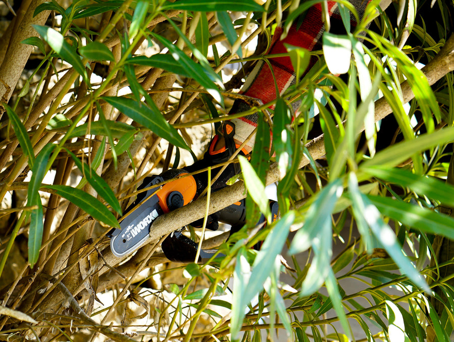 WORX BATTERY OPERATED MULTIFUNCTION PRUNER 20V BLADE 12CM BATTERY AND CHARGE NOT INCLUDED