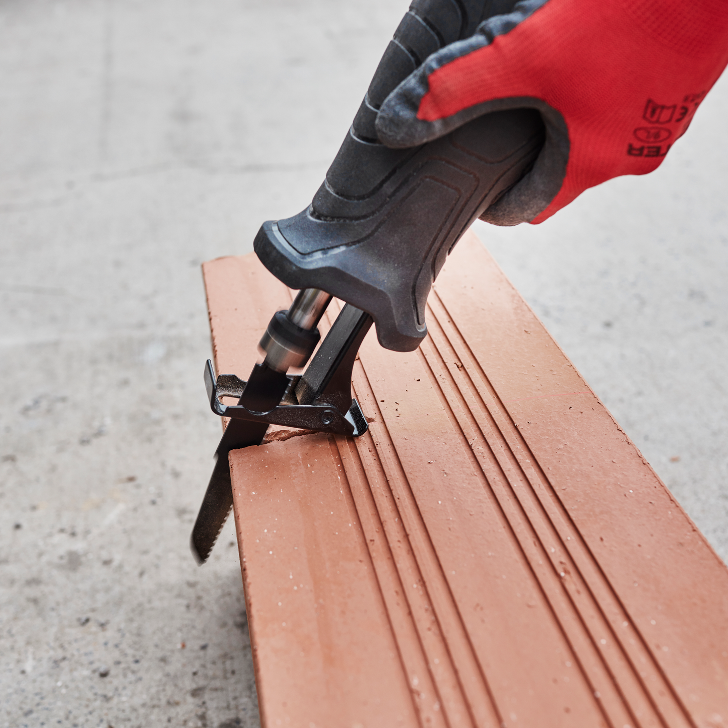 DEXTER RECIPROCATING SAW 900W, MAXIMUM CUTTING HEIGHT WOOD 150/200MM