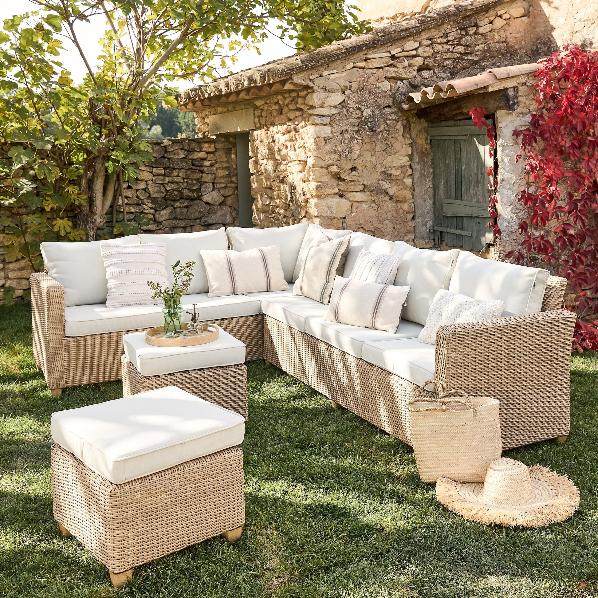 Bricocenter NATERIAL - MEDENA corner sofa, two seats and the table for 7 people, 150x90, synthetic rattan