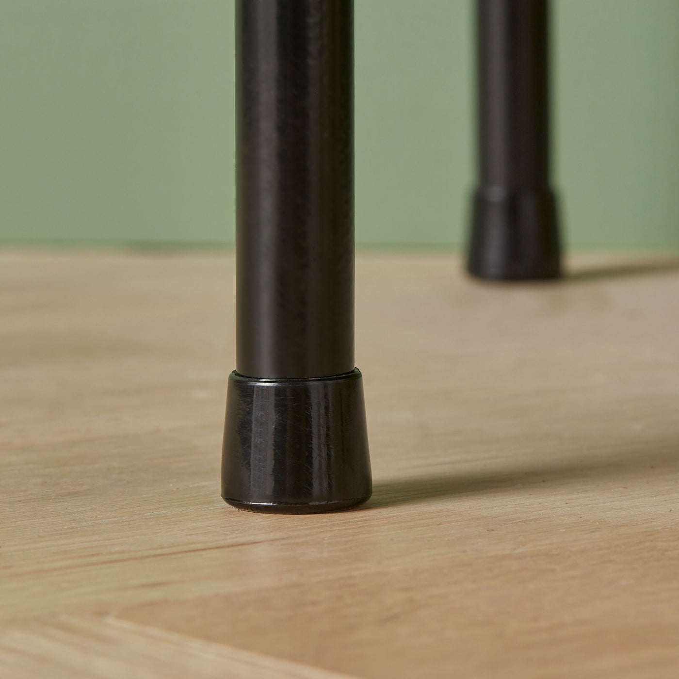 TIPS 18MM BLACK PLASTIC 4PCS