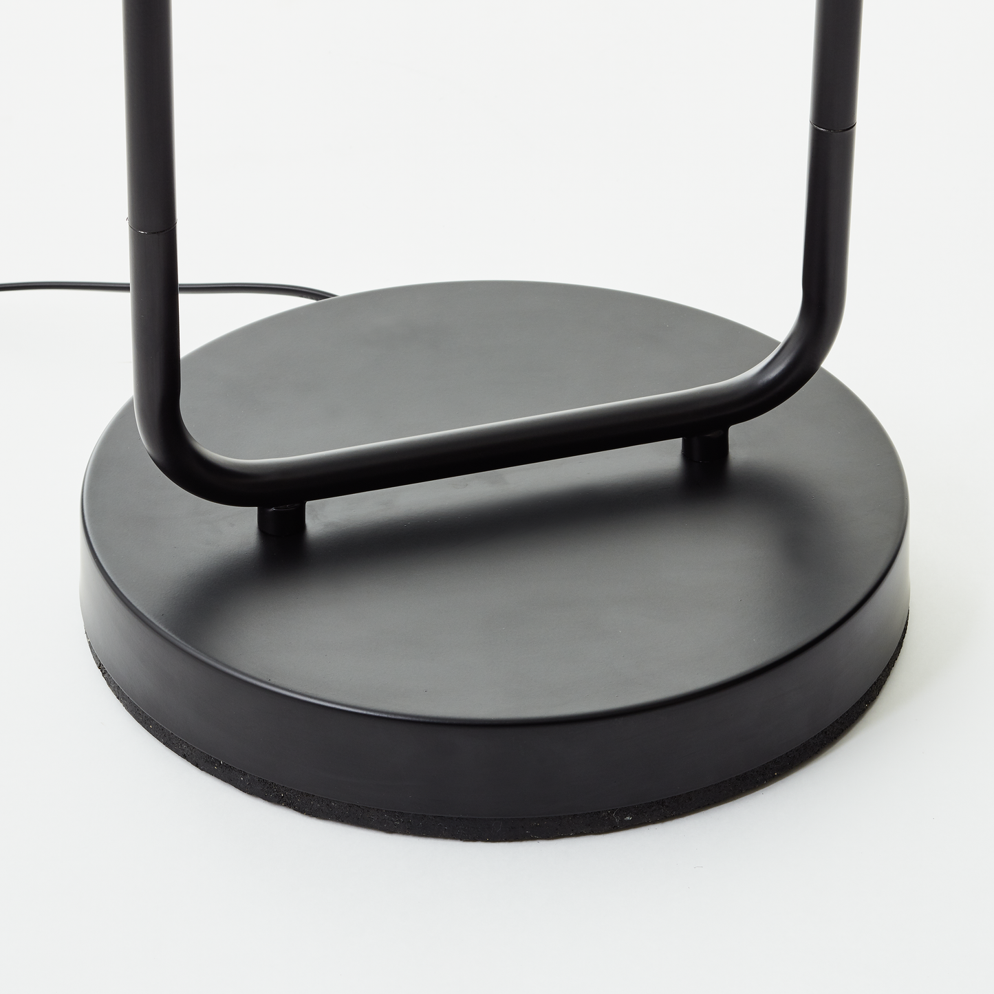CARVI BLACK METAL AND NATURAL RAFFIA FLOOR LAMP H161 CM E27=40W