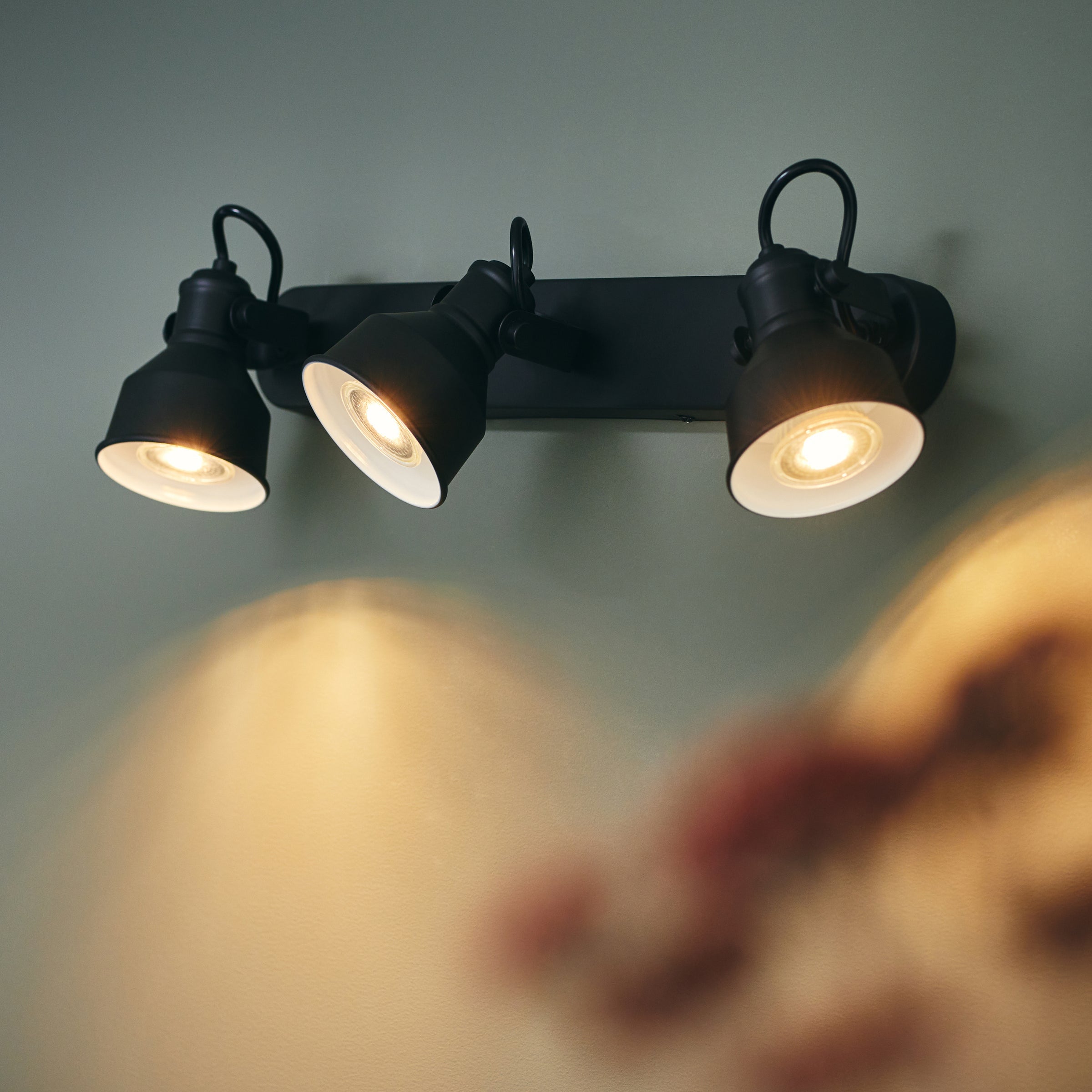 EZIO SPOTLIGHTS METAL BLACK 52CM GU10=10W