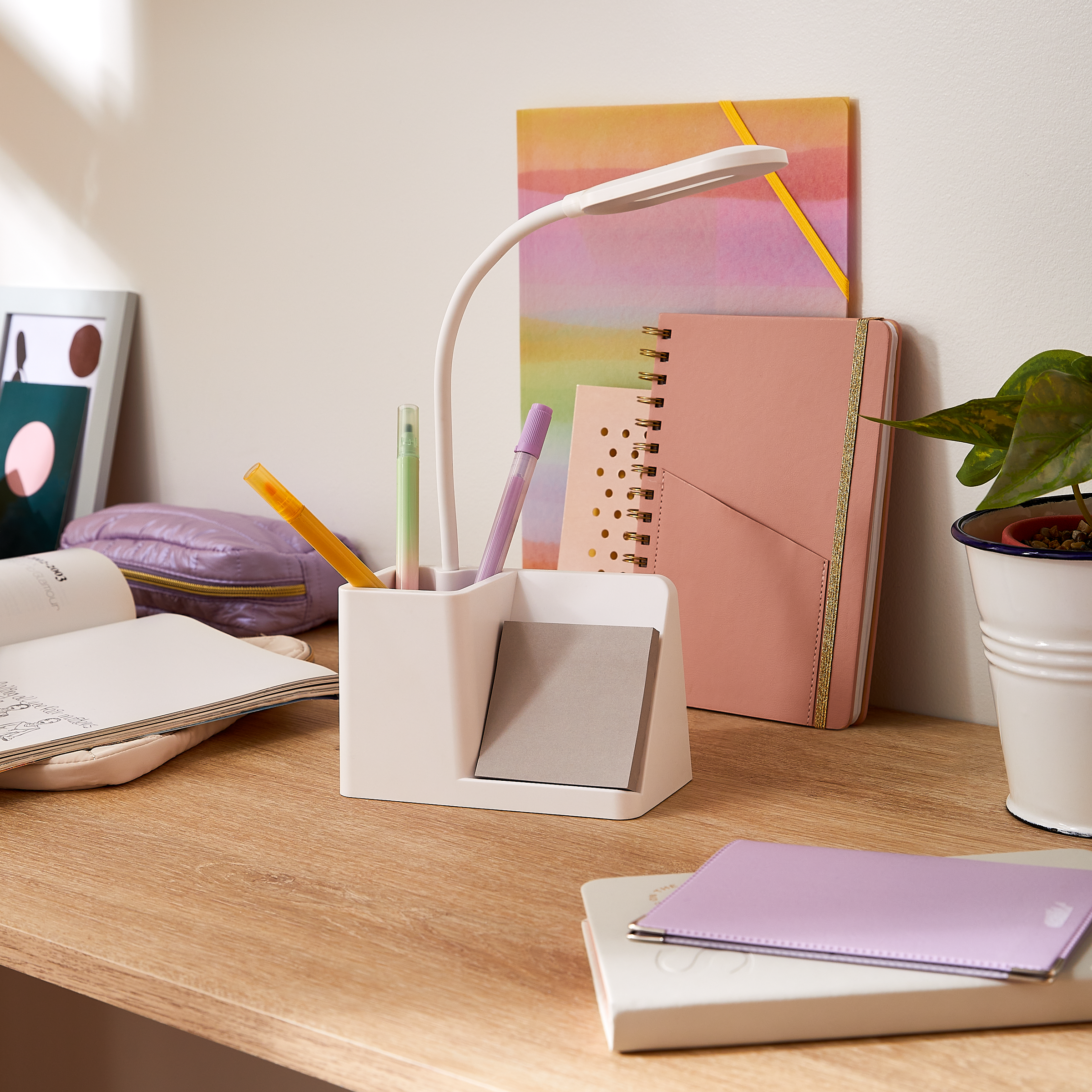 Piat study lamp, white plastic, H23 cm, LED 5W CCT dimmable