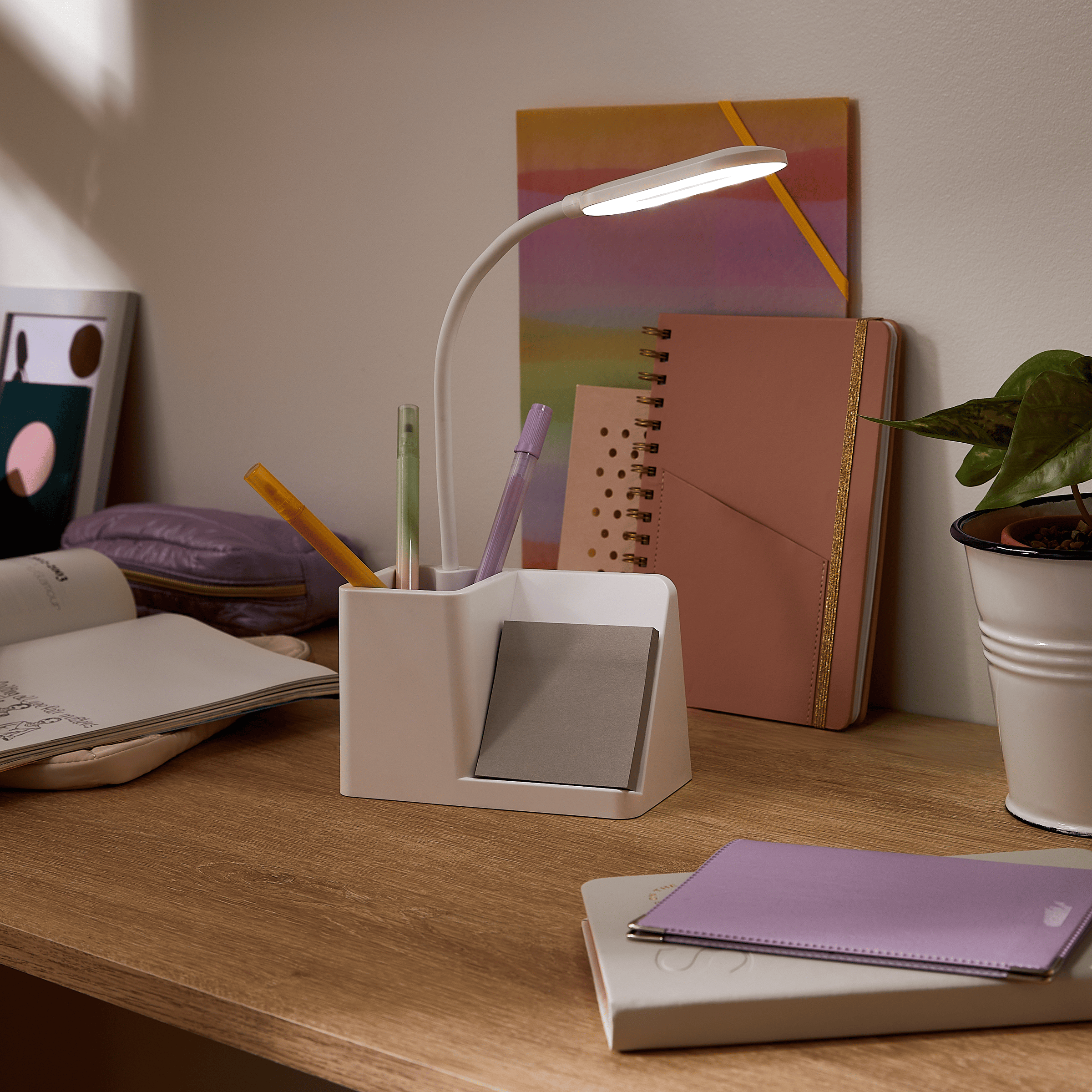 Piat study lamp, white plastic, H23 cm, LED 5W CCT dimmable