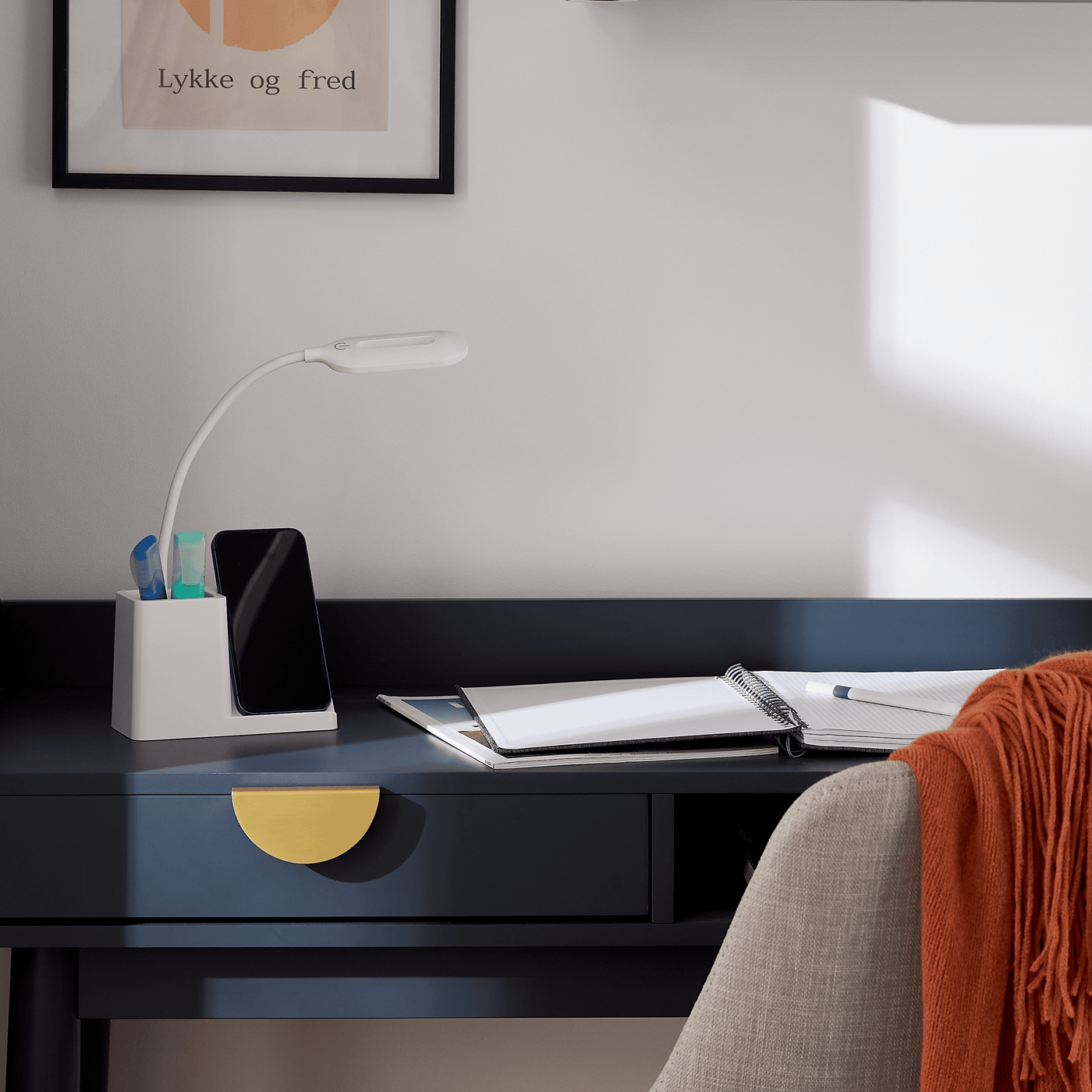 Piat study lamp, white plastic, H23 cm, LED 5W CCT dimmable