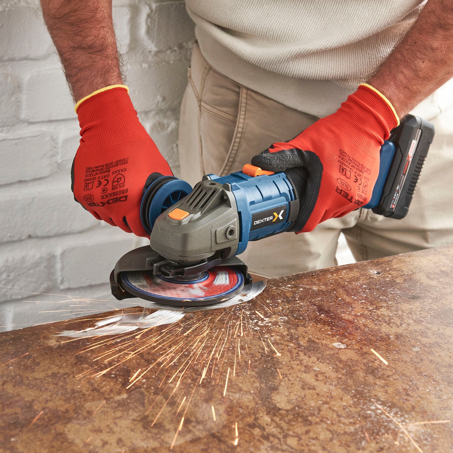 DEXTER 18V ANGLE GRINDER, 125MM, 1 4AH BATTERY AND CHARGER