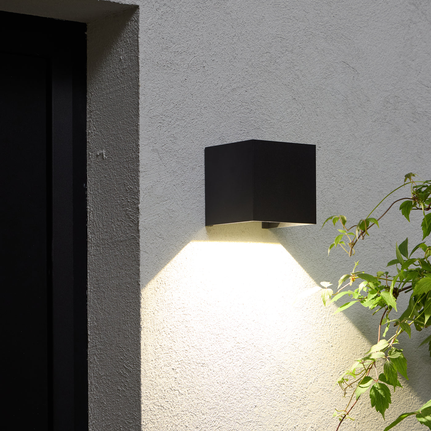 ROXBURY BLACK ALUMINUM WALL SCONCE 10X10XH10 CM LED 810LM NATURAL LIGHT UP&DOWN IP54