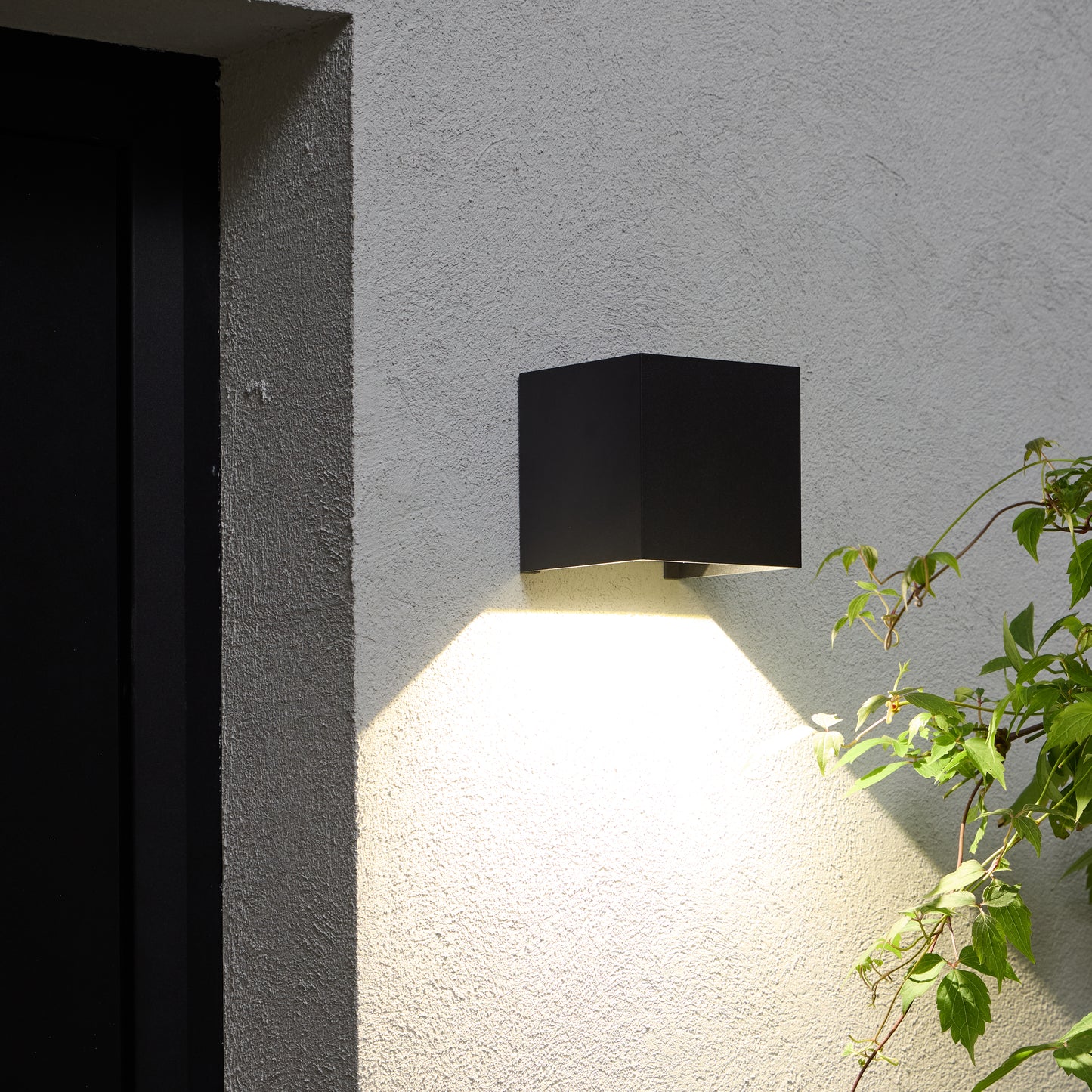 ROXBURY BLACK ALUMINUM WALL SCONCE 10X10XH10 CM LED 810LM NATURAL LIGHT UP&DOWN IP54