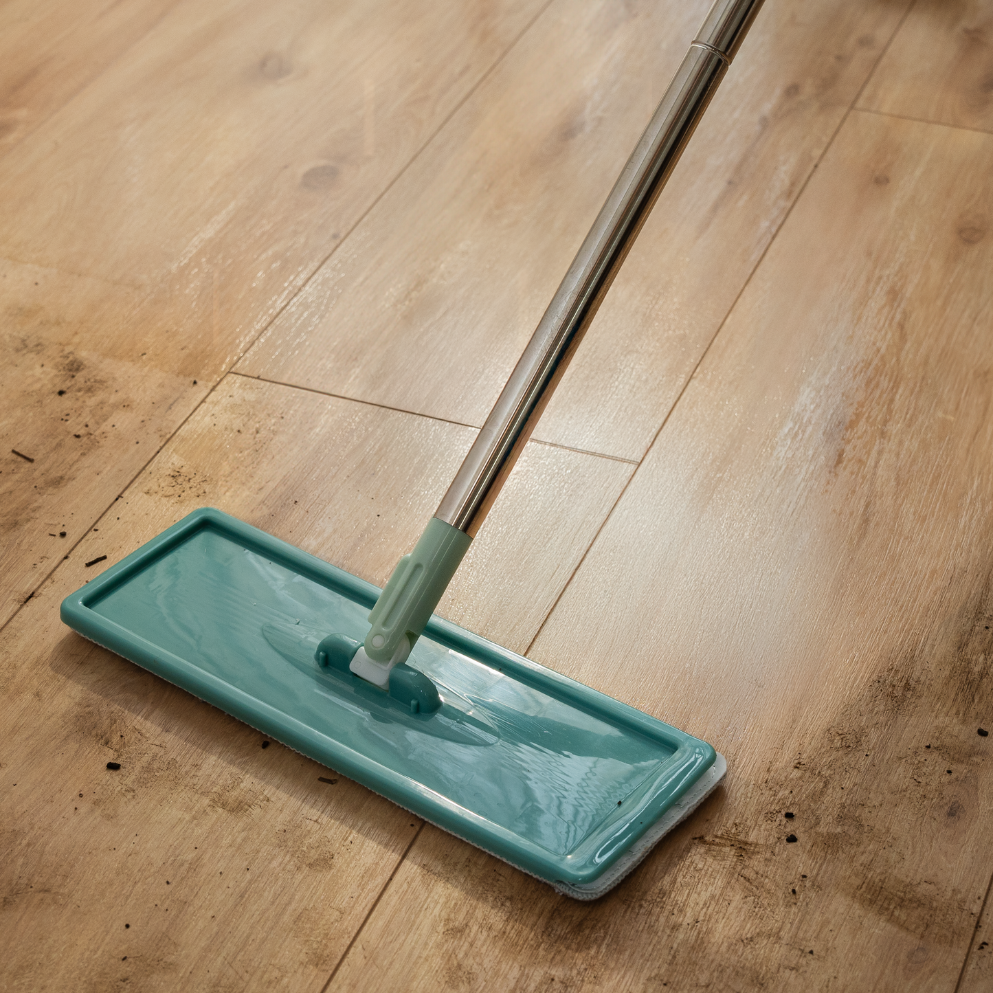 NATURAL PARQUET AND LAMINATE CLEANER 1 LT. IMPACT