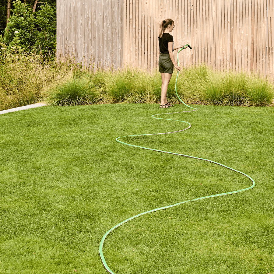 Aqualis watering hose, 15mm diameter, 20 metres, with Geolia spray gun kit