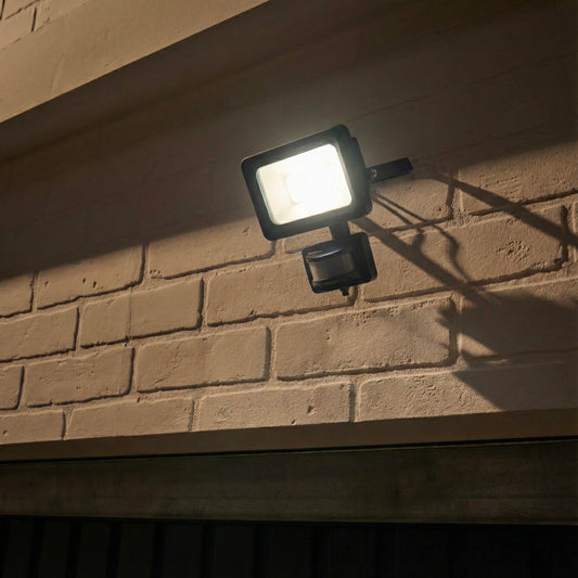 Proiettore yonkers alluminio grigio 15.6x6.8 cm led 10w luce cct sensore di movimento