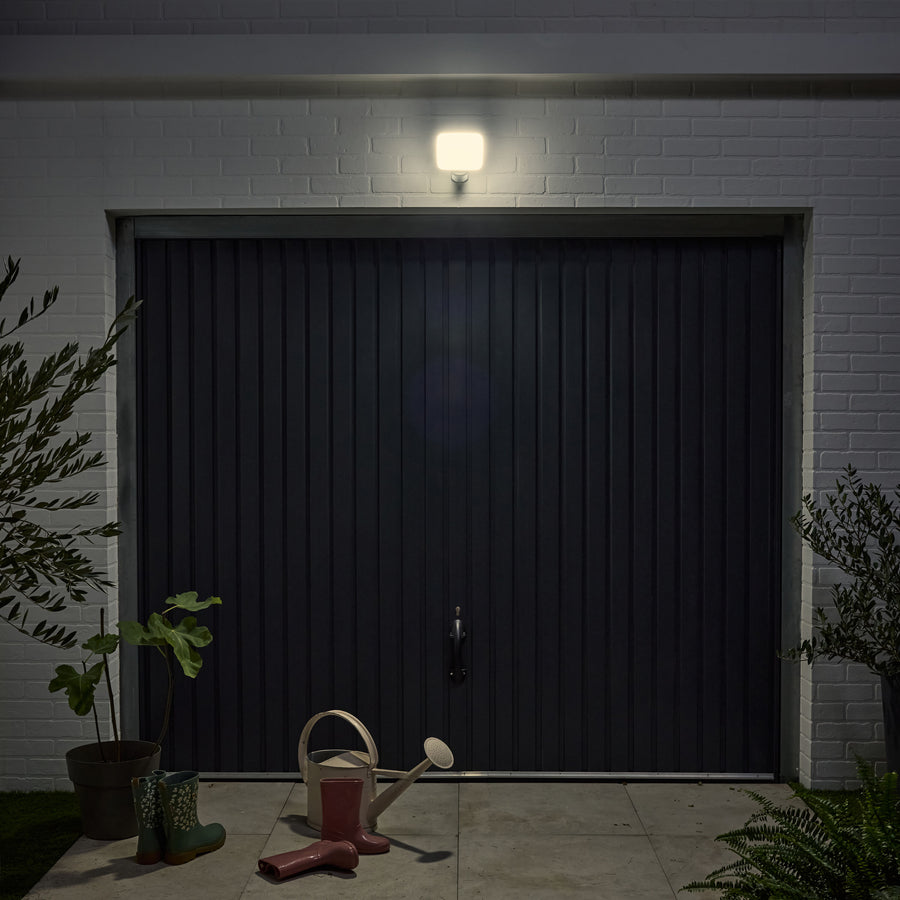 White aluminium Kanti spotlight, 19.2 x 7.4 cm, 30W LED, natural light, with motion sensor