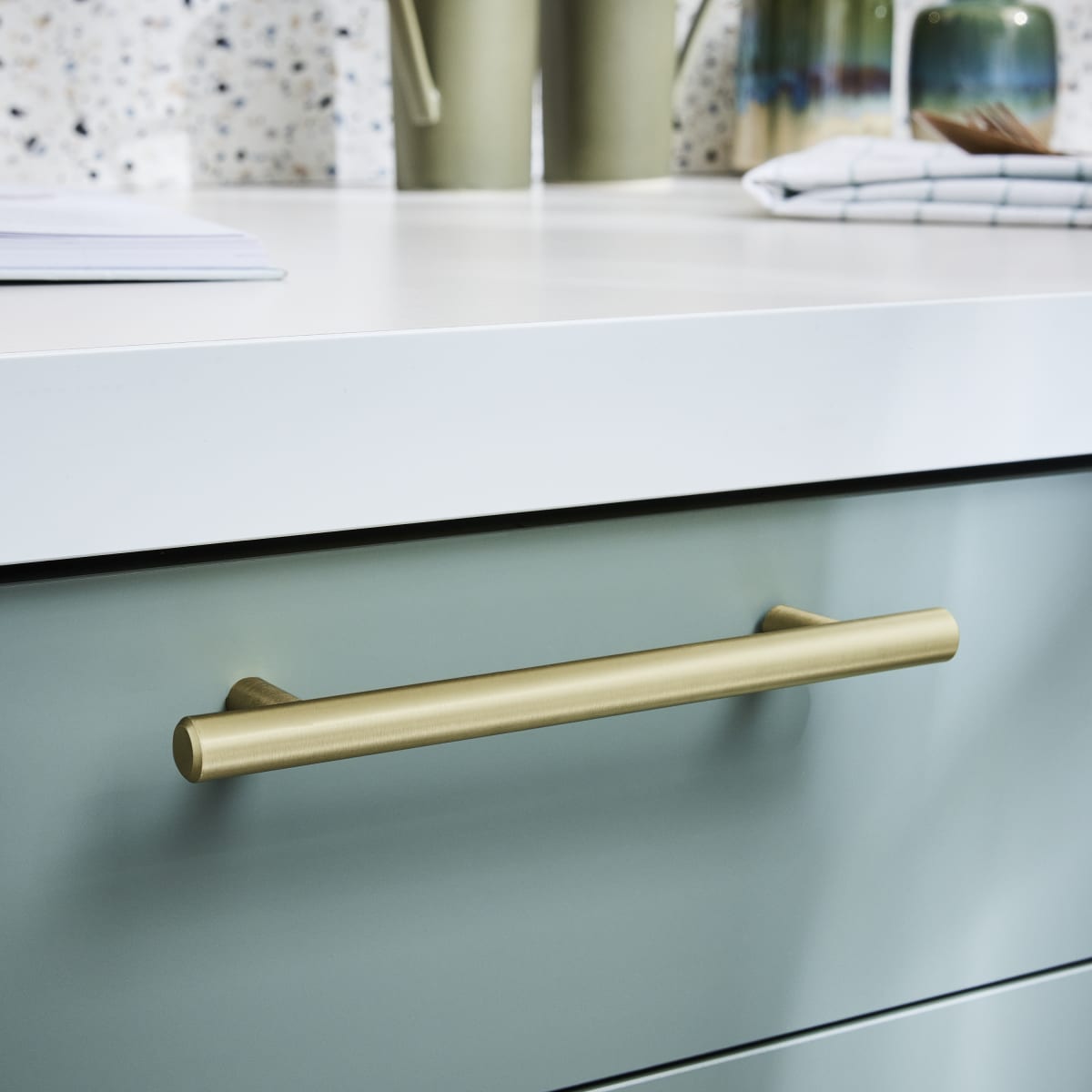 1 HANDLE SARA 128 MM CENTRE DISTANCE IN MATT BRUSHED BRASS