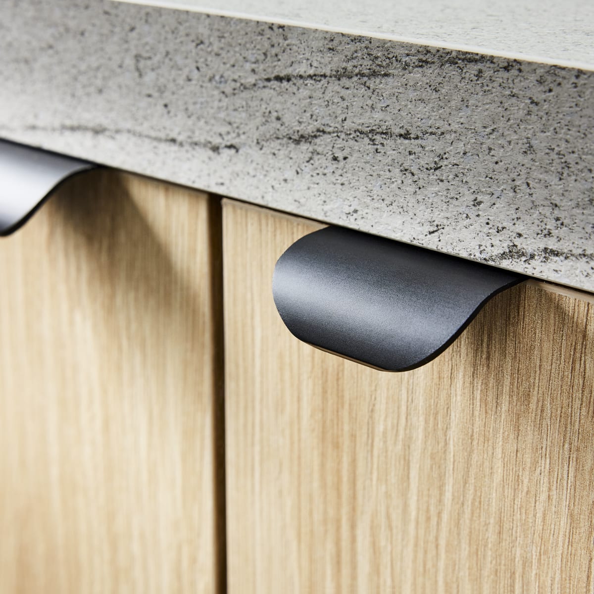 1 OSLO HANDLE 32MM SPACING IN ALUMIN