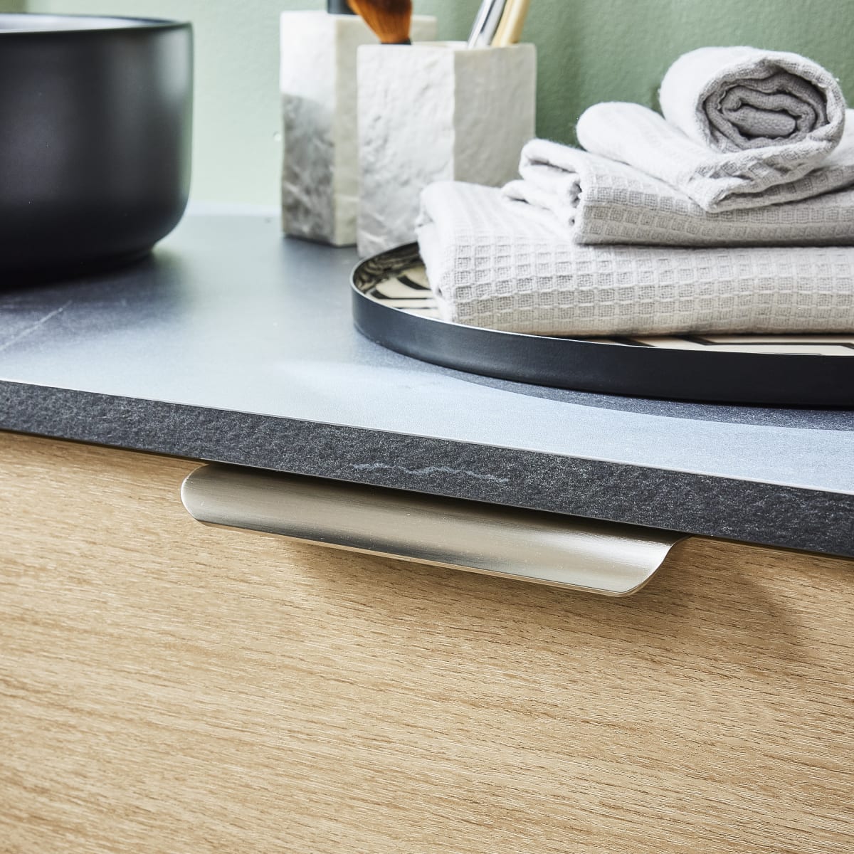 1 OSLO HANDLE SPACING 128MM IN NICKEL
