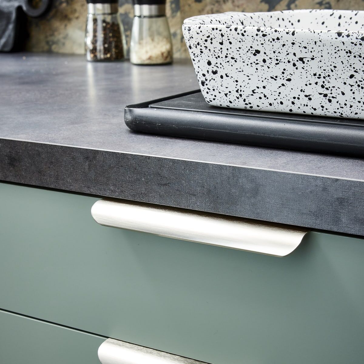 1 OSLO HANDLE SPACING 128MM IN NICKEL
