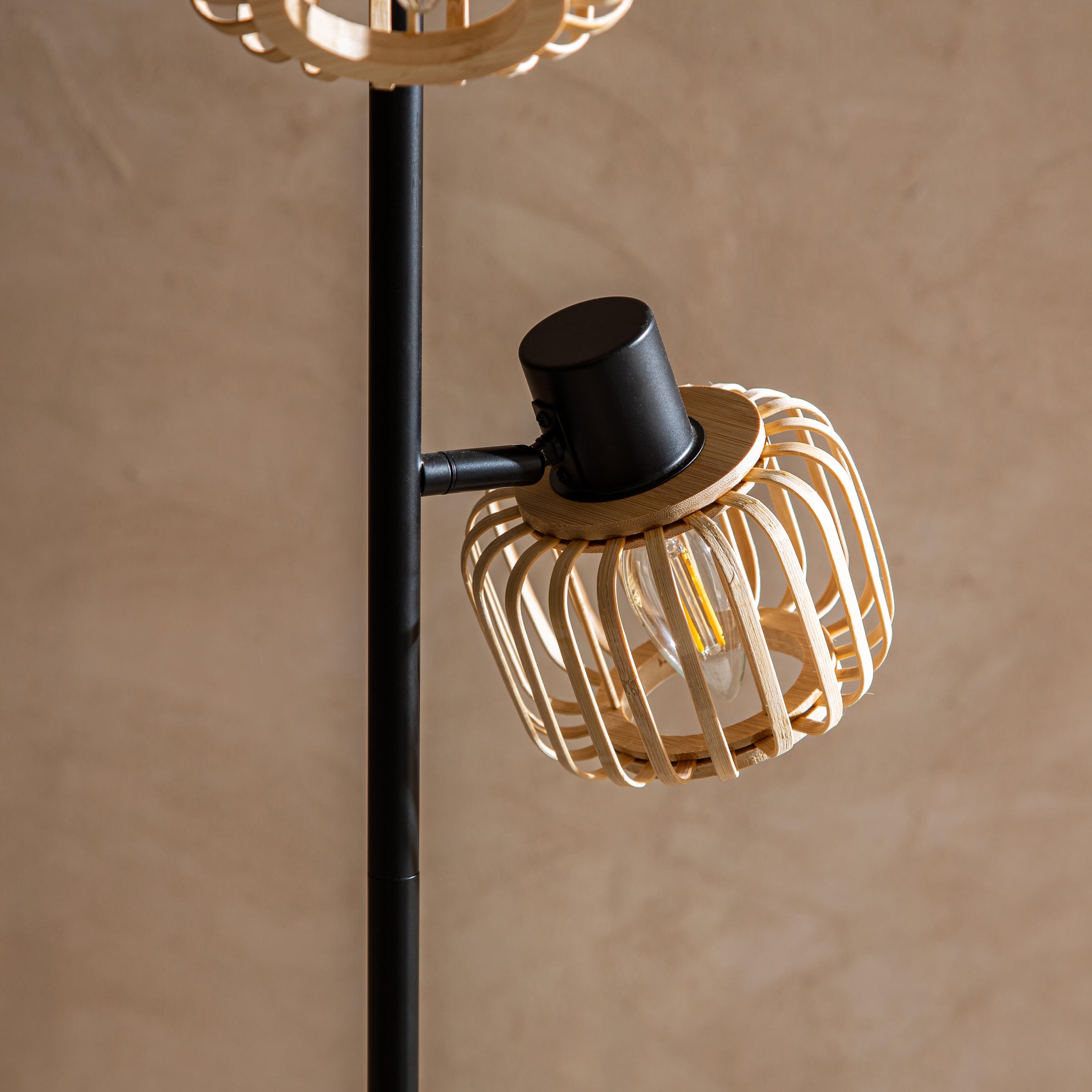 BLACK METAL PECAN FLOOR LAMP H159CM 3XE14