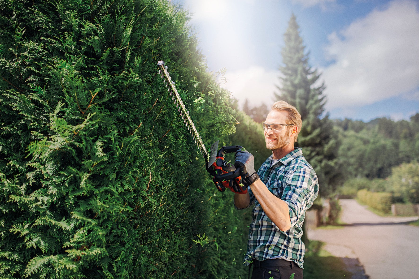 EINHELL GE-CH 1855 18V CORDLESS HEDGE TRIMMER 55CM CUT