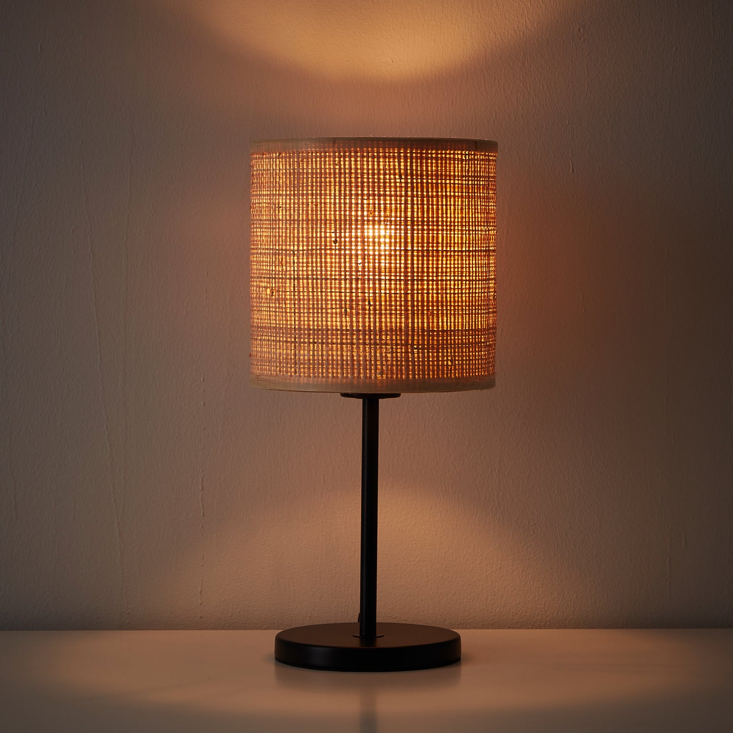 CARVI TABLE LAMP NATURAL RAFFIA AND BLACK METAL H36 CM E27