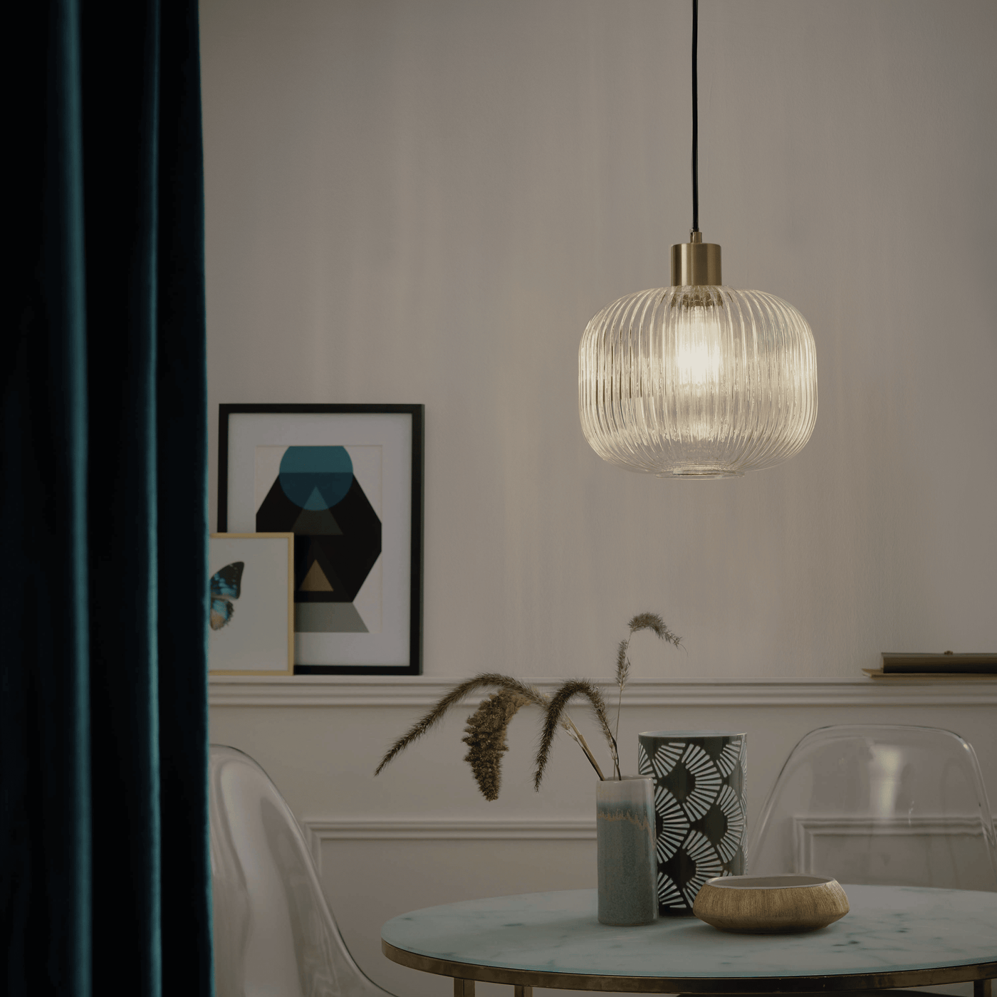 DIPSY GLASS AND GOLD METAL CHANDELIER D25