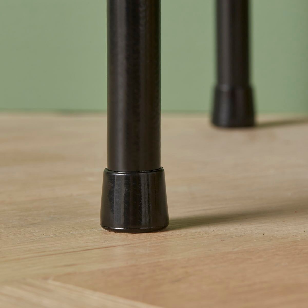 TIPS 20MM BLACK PLASTIC 4PCS