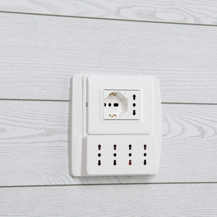 Bricocenter EMILIA SMART WALL SOCKET 4 SOCKETS 10/16A SUITABLE FOR 3-PIN BOX WHITE