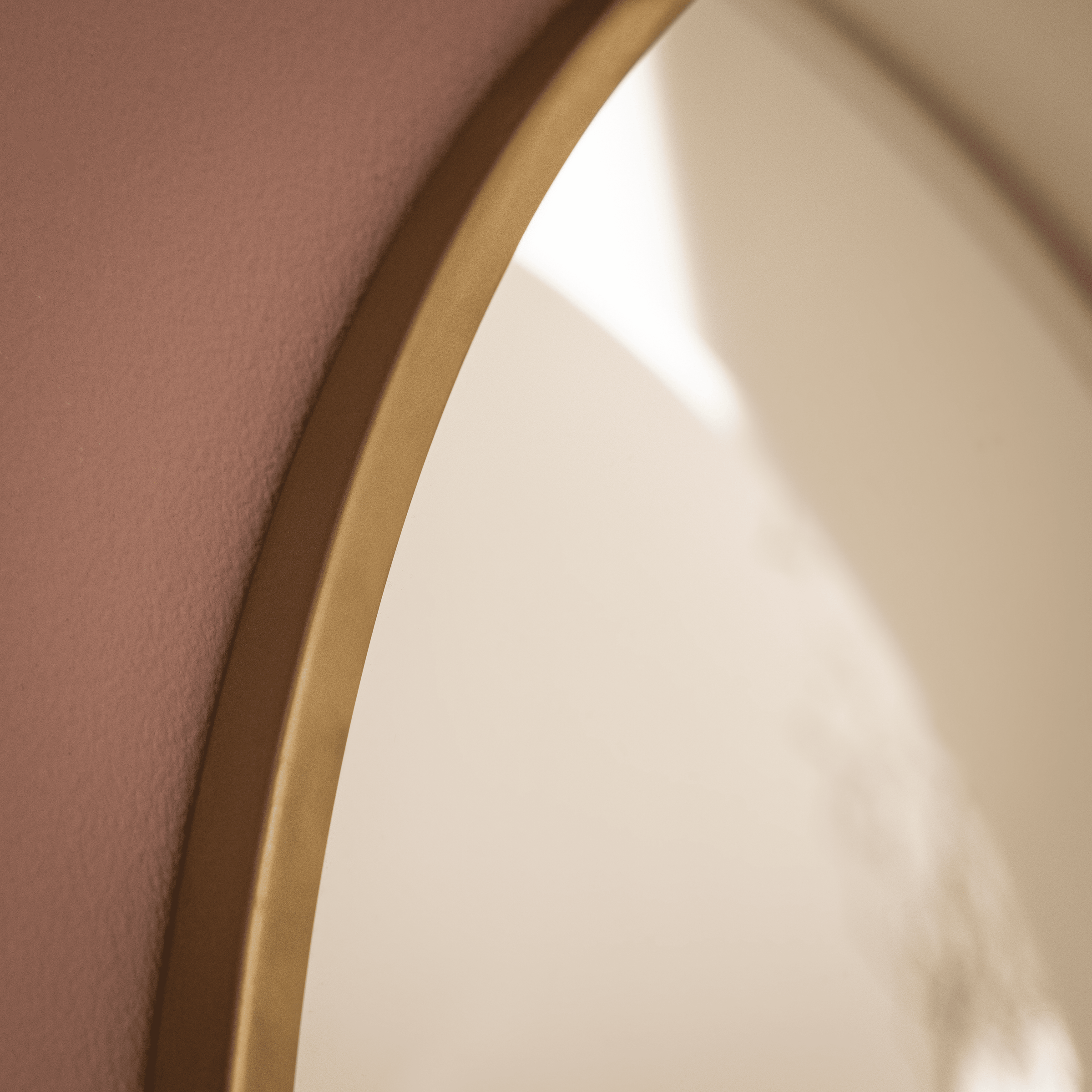 Bria gold metal mirror, 60 cm diameter