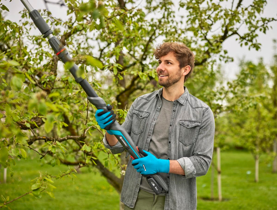 Bricocenter GARDENA BATTERY-operated GARDENA TELESCOPIC TRACKER HighCut 250/18V P4A