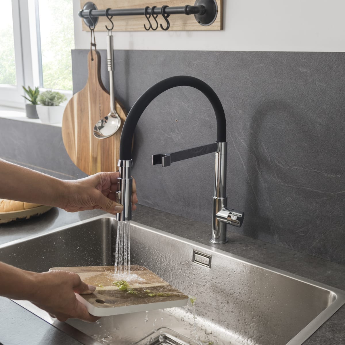 Bricocenter HOLLY MIXER HIGH SPOUT FLEXIBLE SPOUT CHROME/BLACK